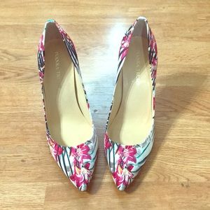 ✨FLORAL PUMPS✨ IVANKA TRUMP